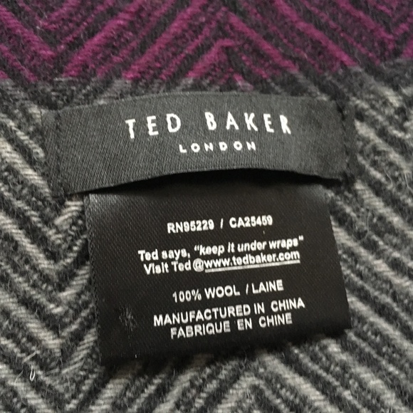 Ted Baker London Scarf 100% Wool Zig Zag Pattern Rectangle 68 x13 Grey Black Red - Picture 4 of 4
